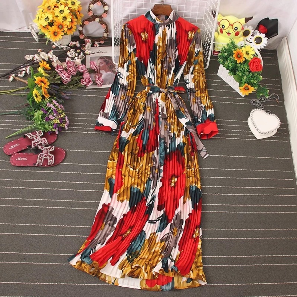 Chic pleated dress